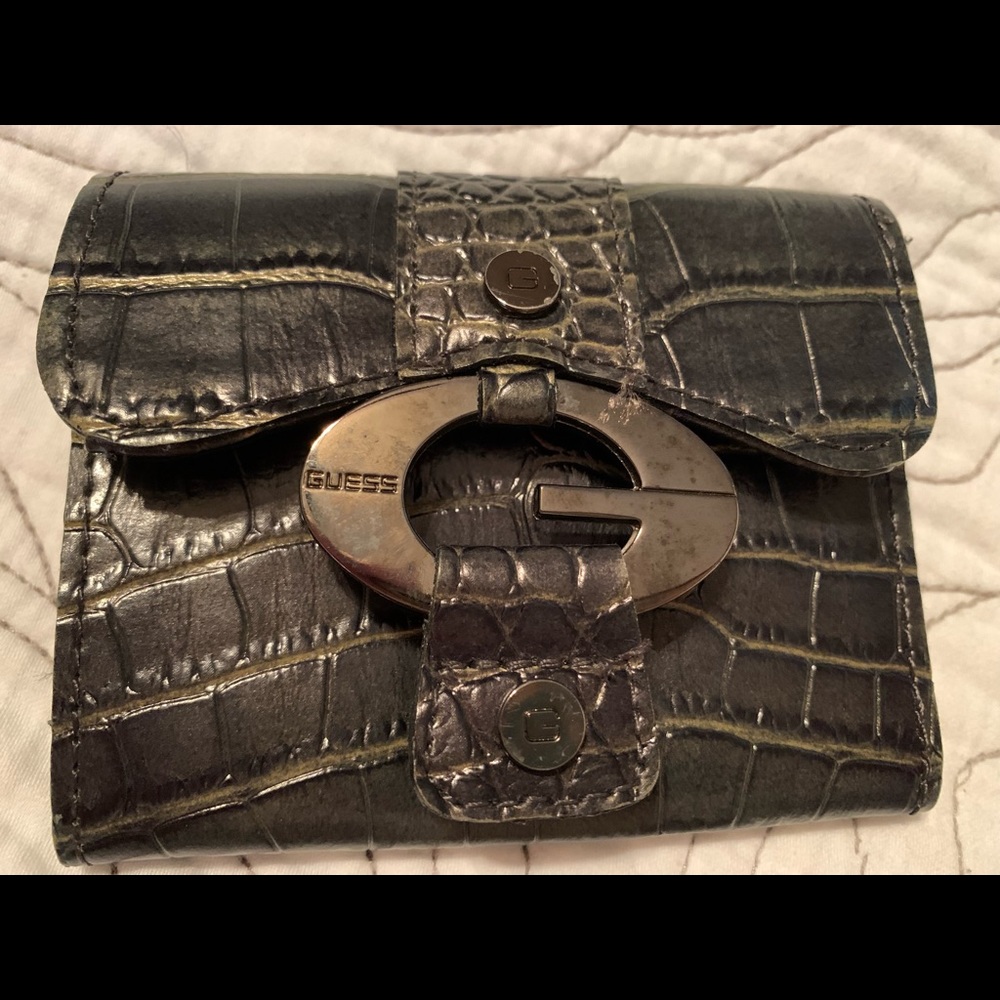 Guess Trifold Ladies Wallet